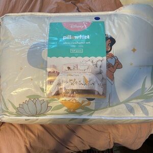 Disney Jasmine Vines Comforter Set with Blue and White